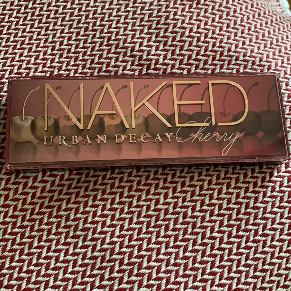Urban Decay Naked Cherry eyeshadow palette